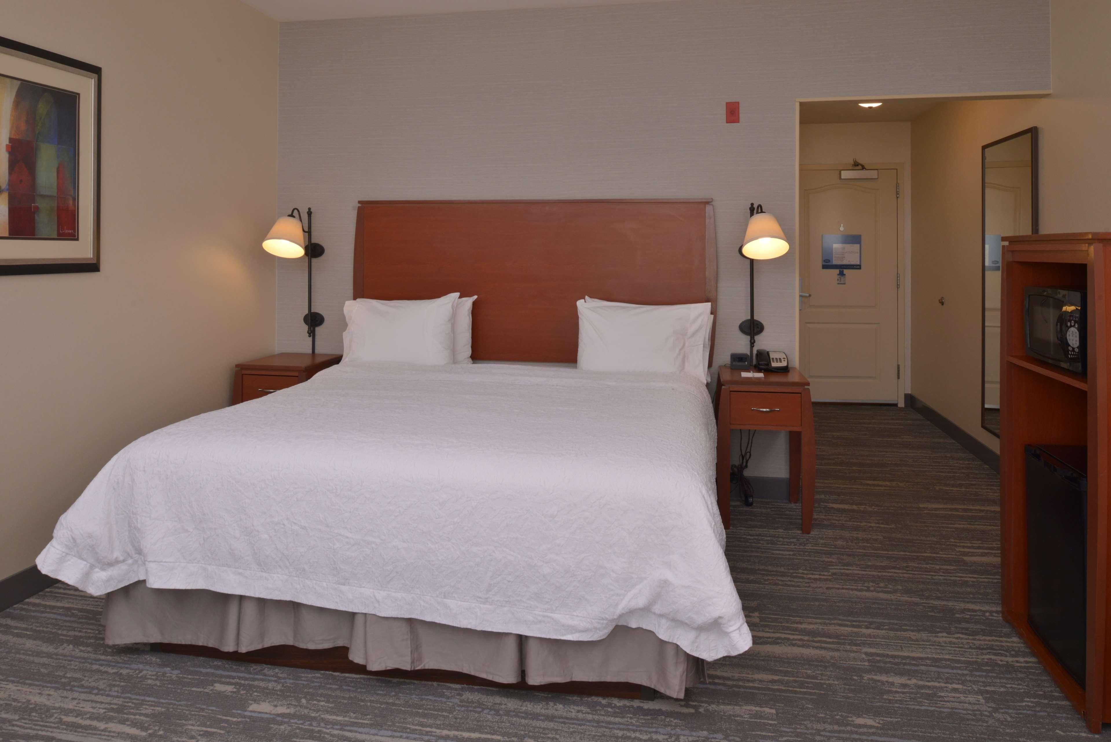 Hampton Inn And Suites Bakersfield North-Airport Exterior photo