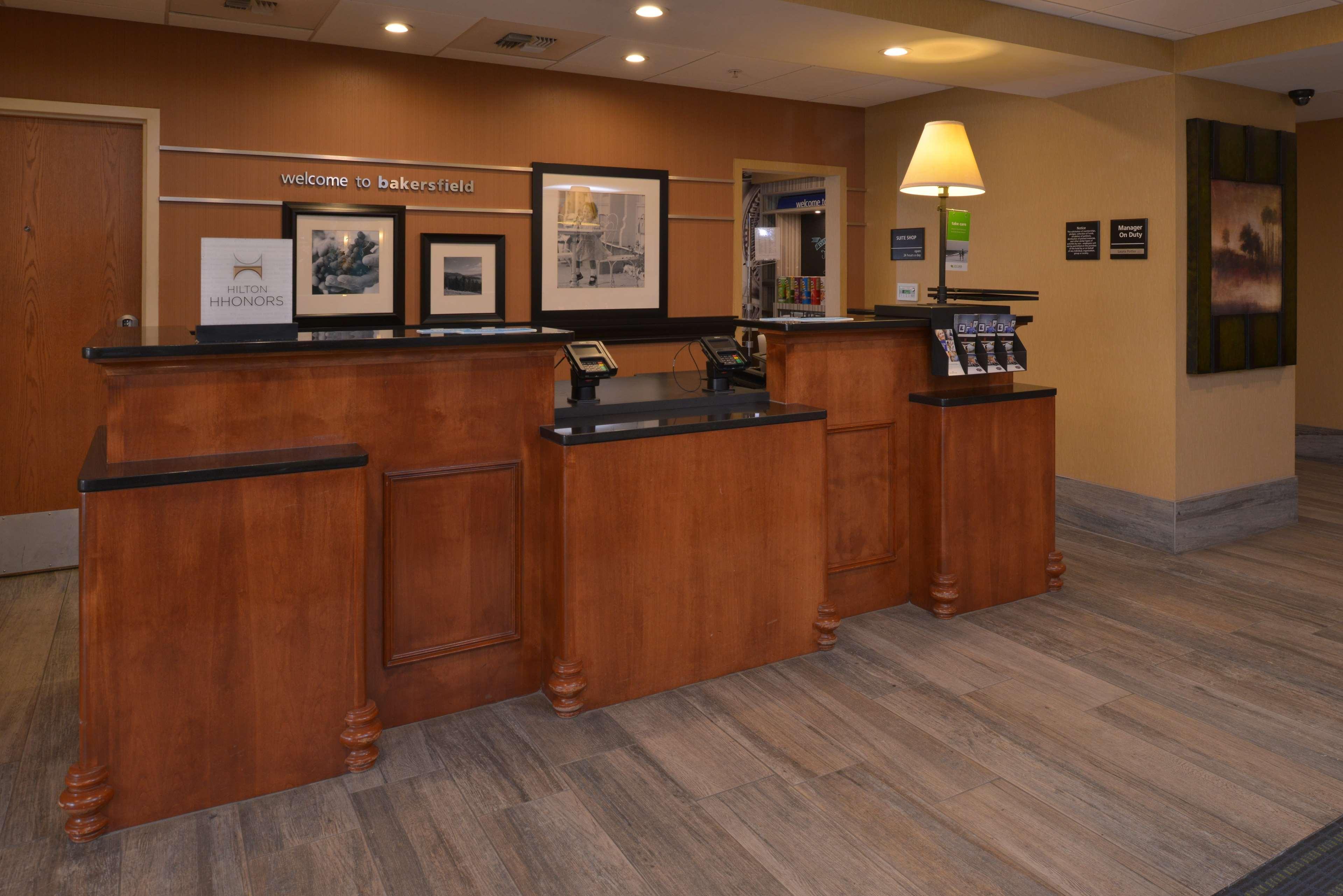 Hampton Inn And Suites Bakersfield North-Airport Exterior photo