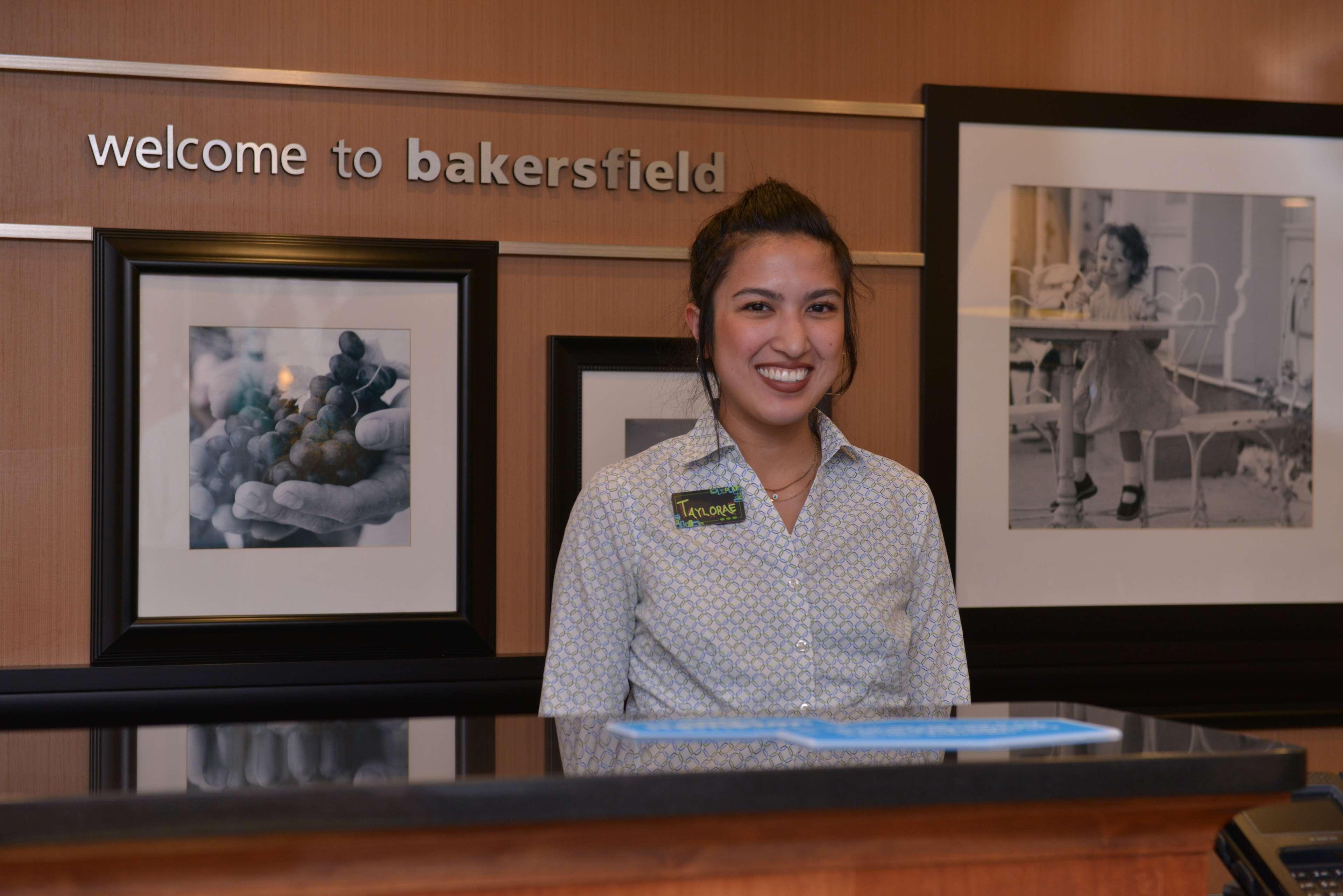 Hampton Inn And Suites Bakersfield North-Airport Exterior photo